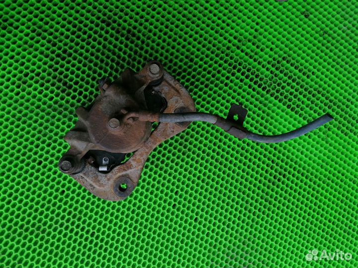 Суппорт передний на Hyundai Sonata IV EF 01-12