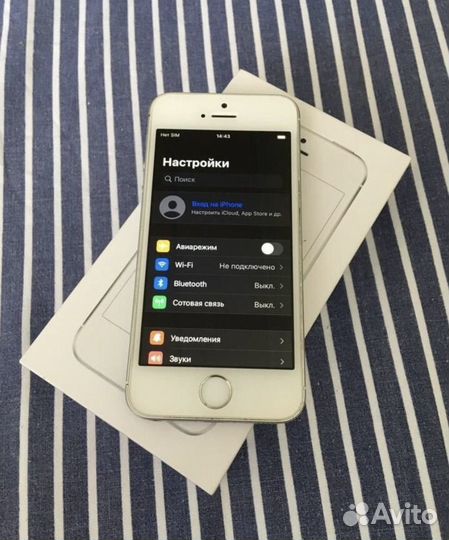 iPhone SE, 32 ГБ