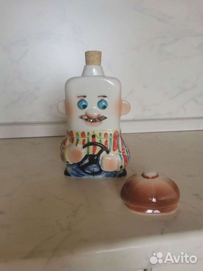 Фигурная бутылка. Штоф керамический. Новая