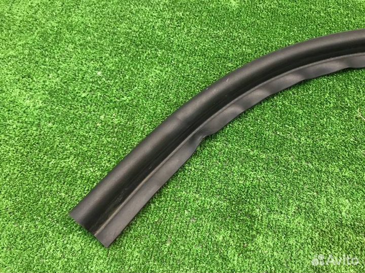 Уплотнение капота Audi A4 B8 cdnc 2011