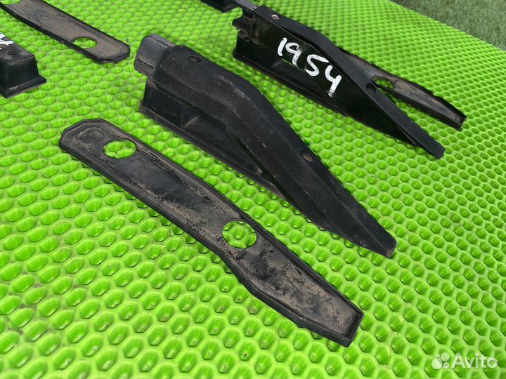 Крепления рейлингов Chevrolet Tahoe GMT400