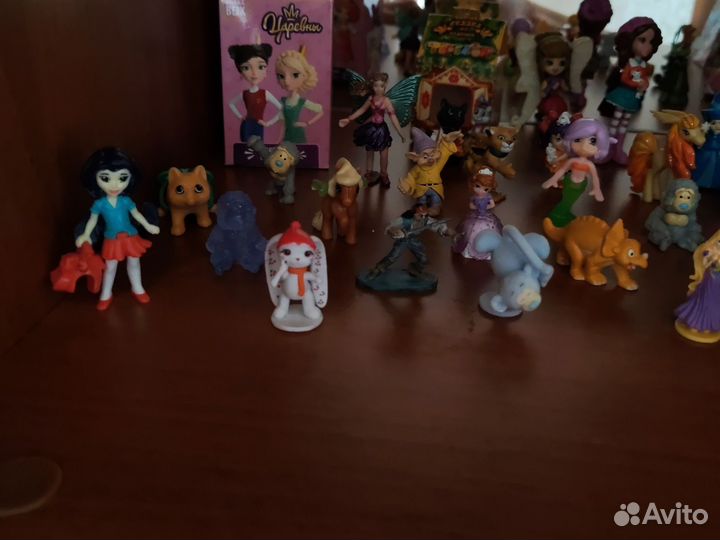 Игрушки из киндера и ландрин