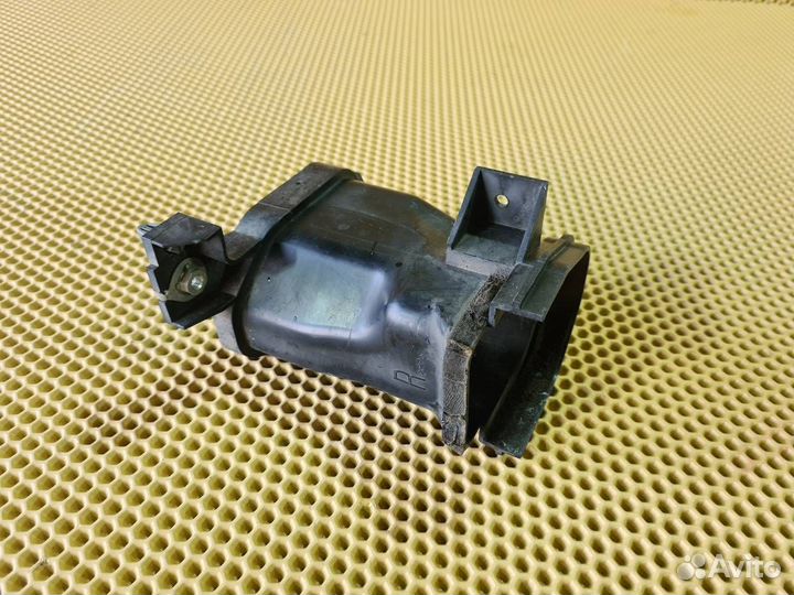 Воздуховод передний правый Infiniti Ex25 Ex35 Ex37
