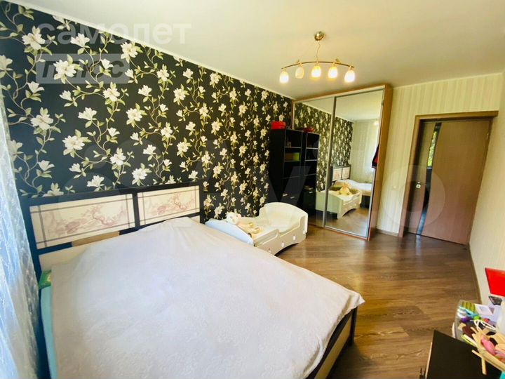 4-к. квартира, 80 м², 2/9 эт.