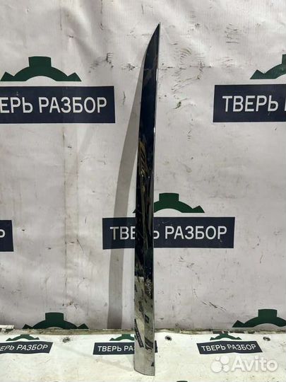 Молдинг двери передний правый Kia Quoris 2012