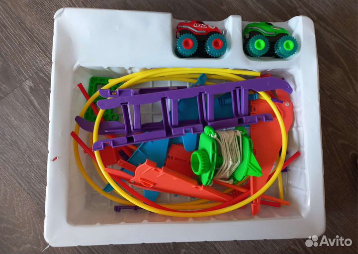 Автотрек и машинка на пульте управления
