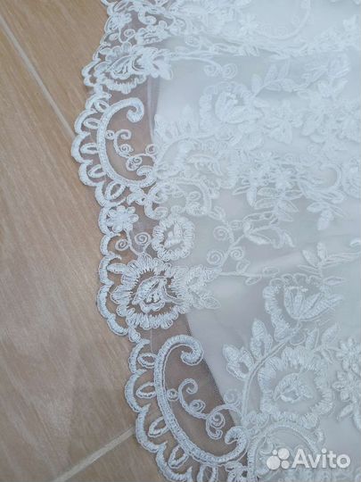 Платье со шлейфом 44