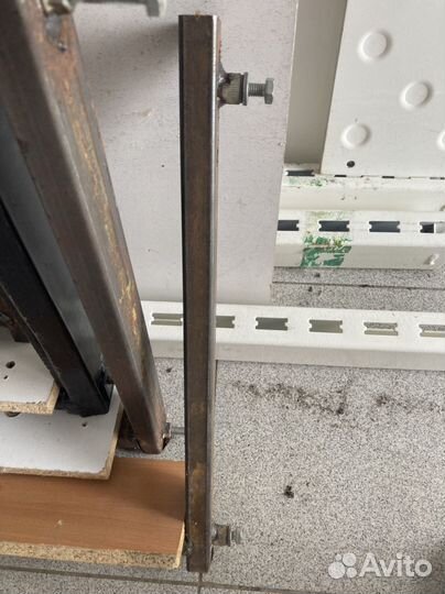 Стойки для экономпанелей, экономпанели