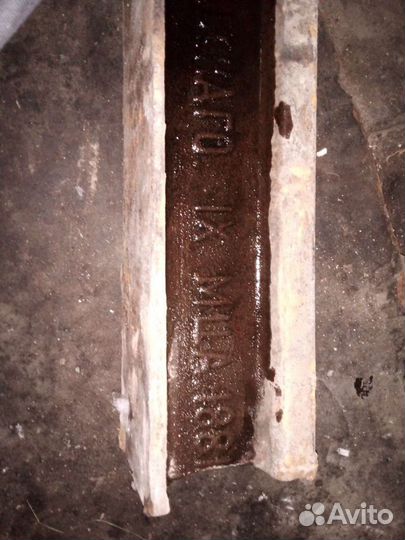 Рельс старинный