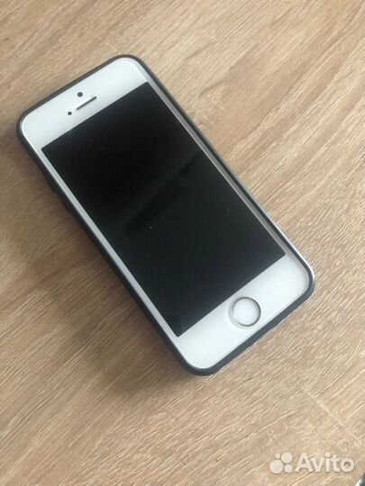iPhone SE, 32 ГБ