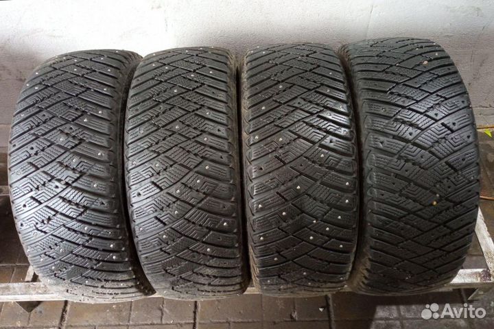 Goodyear Ultragrip Ice Arctic 215/55 R16 101V
