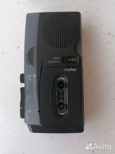Кассетный диктофон Sanyo