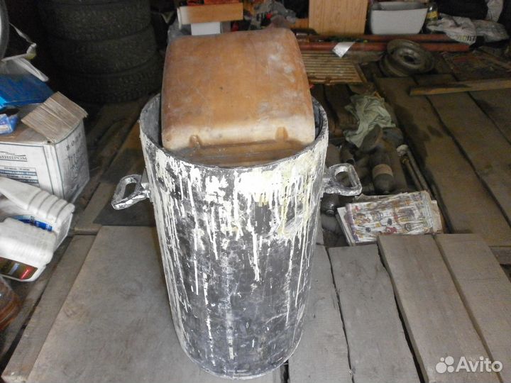 Емкость на 130 л. с ручками