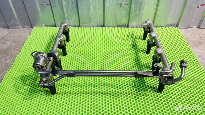 Топливная рейка Audi A8 D3 (4E) 2002-2010