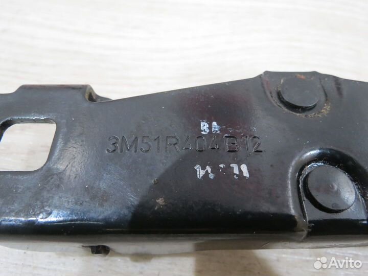 Ответная часть замка багажника Ford Focus 3