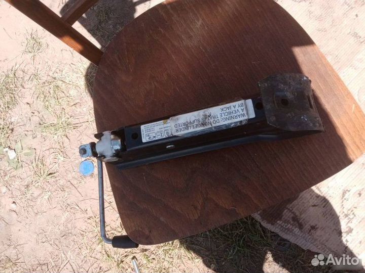 Домкрат Mercedes-Benz E-Class W212 2012