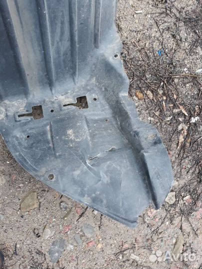 2013-22 Мазда 6 подкрылок передкий правый
