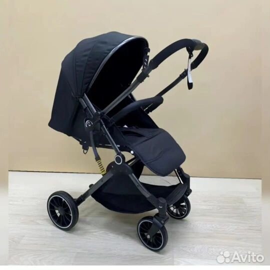 Прогулочная коляска с перекидной ручкой