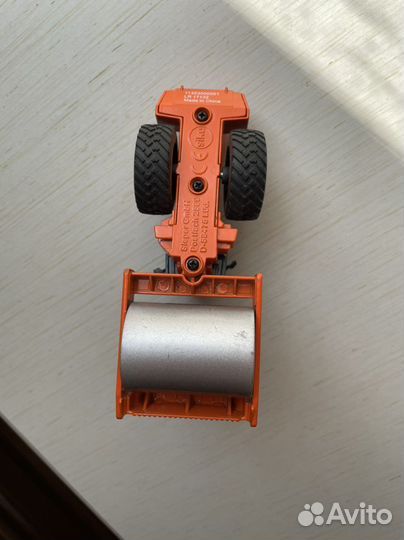 Siku Асфальтоукладчик каток (3530)