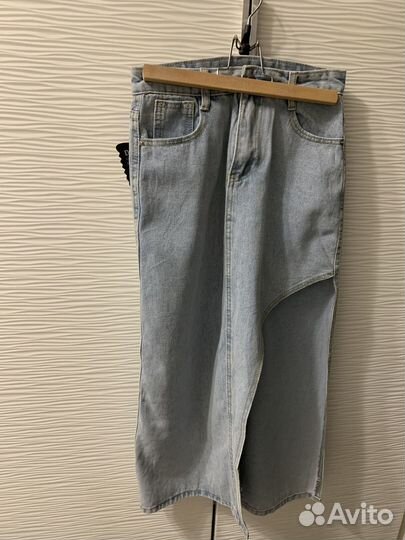 Юбка джинсовая с вырезом новая