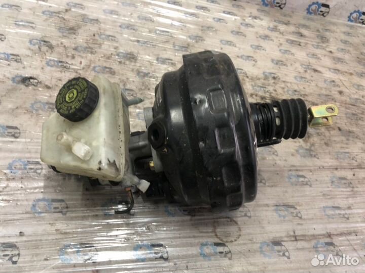 Главный тормозной цилиндр и бачок Mercedes C-Class