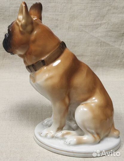 Фарфоровая статуэтка 