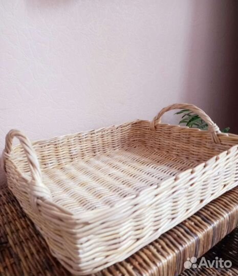 Плетеный поднос
