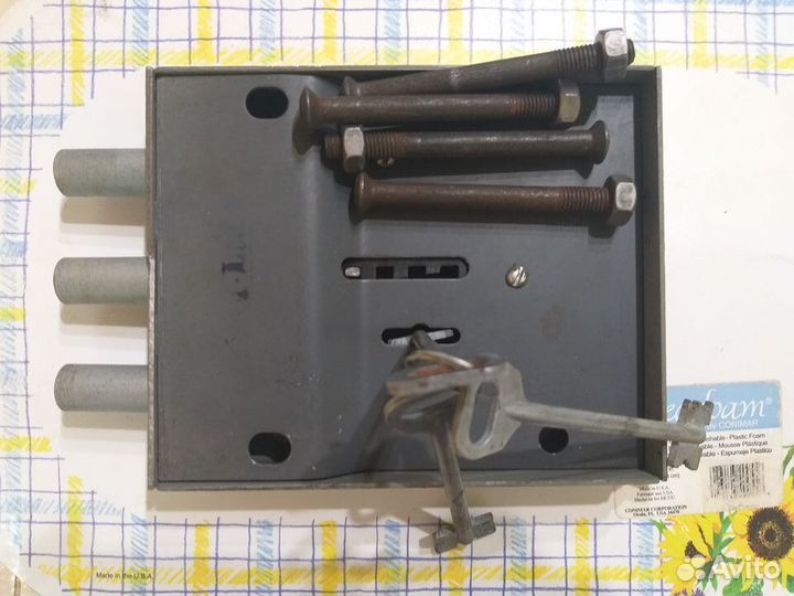 Замок гаражный накладной