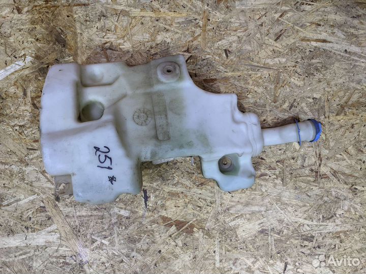 Бачок омывателя mercedes w251