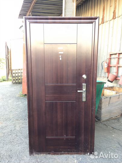 Металлическая дверь бу 960-2050