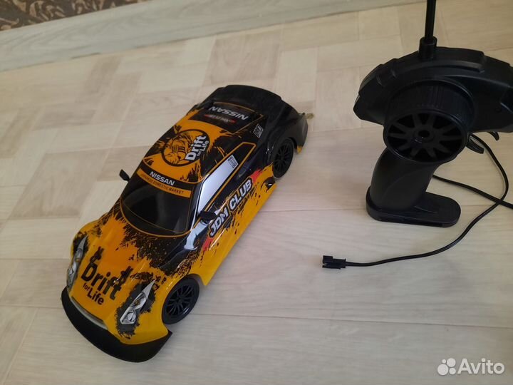Машина на радиоуправлении дрифт