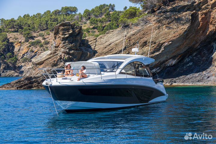 Моторная яхта Beneteau Gran Turismo 45