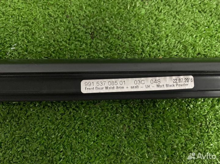 Уплотнитель двери левый Porsche 911 991