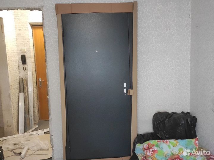 Дверь входная металлическая новая