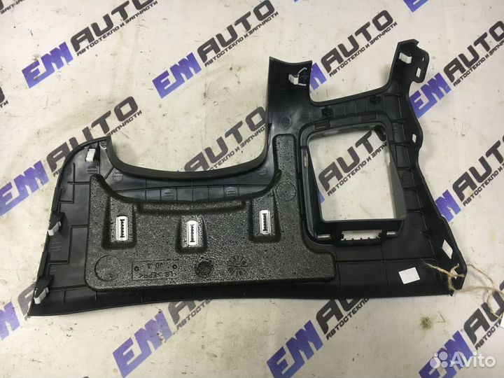 Накладка торпедо левая нижняя Киа Сид 2