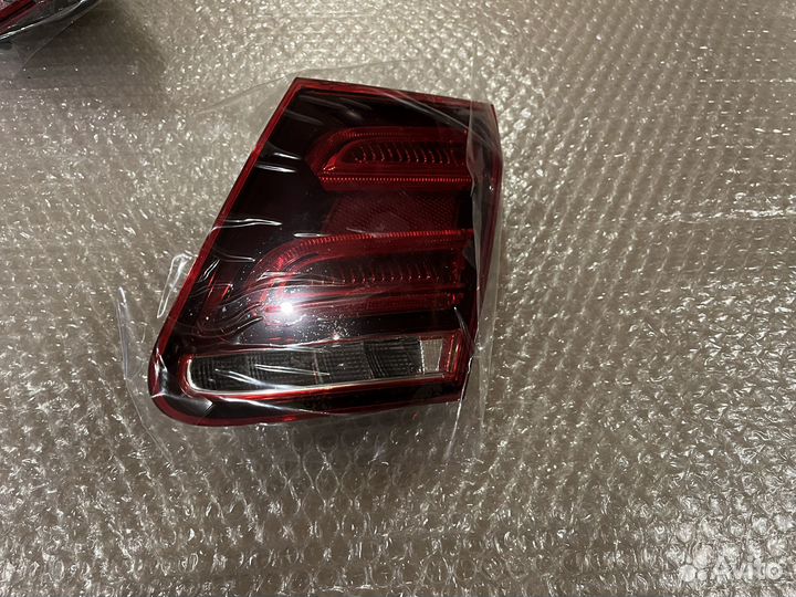 Правый фонарь Mercedes W212 рест крышки багажника