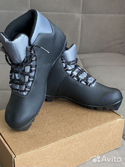 Лыжные ботинки 44