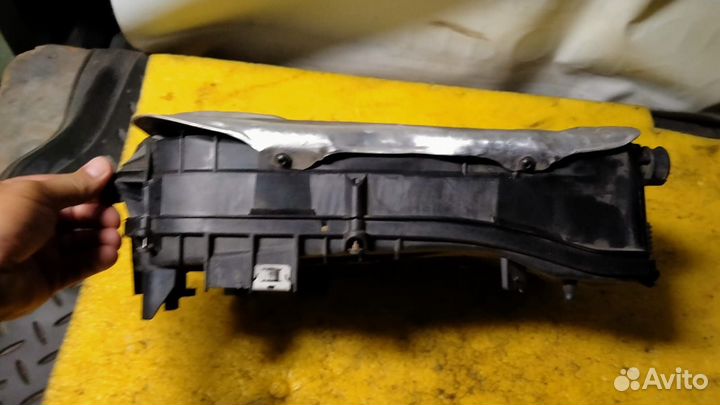 Корпус воздушного фильтра Mercedes Benz GLK X204