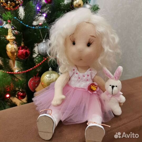 Кукла с зайцем