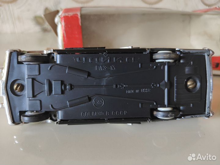 Модель 1:43 Газ-13 Чайка постномер СССР