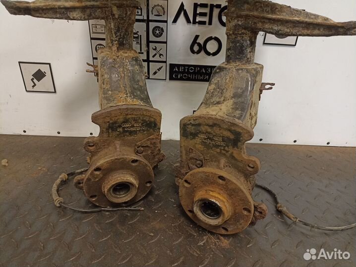 Кулак поворотный передний для Audi 100 C4