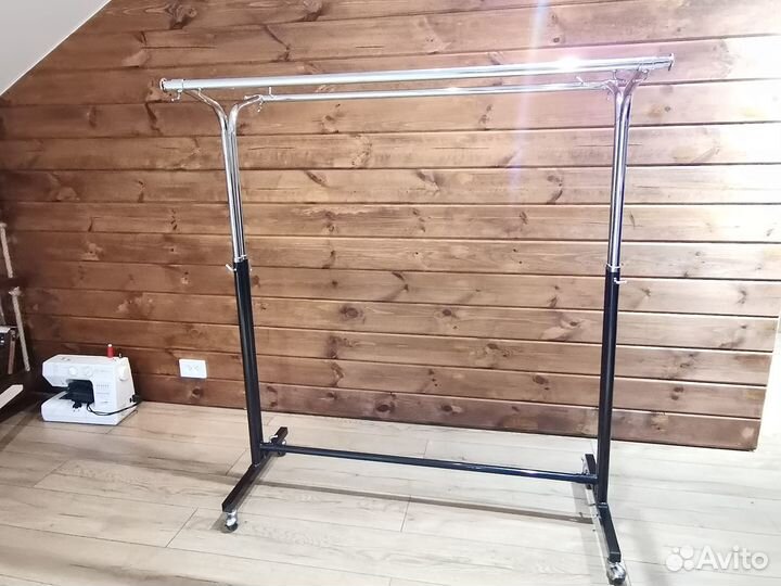 Стойка для одежды