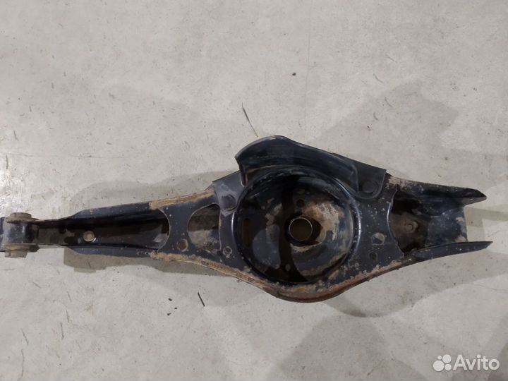 Рычаг подвески задний правый нижний Пассат Passat