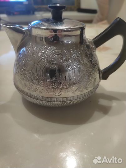 Заварочный чайник, сахарница, молочник