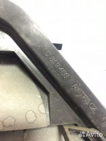 Решетка вентиляции багажника задняя правая Vw