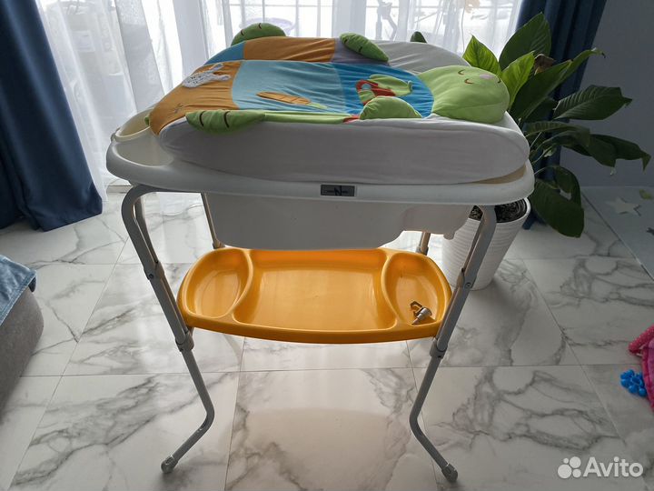 Ванночка и пеленалтный столик 2в1