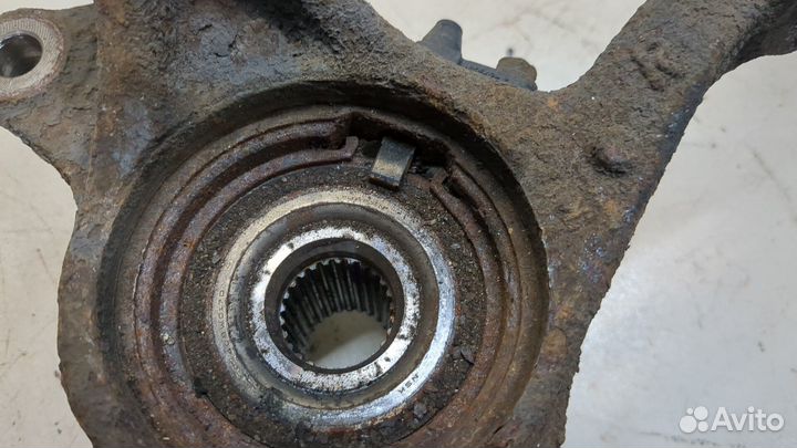 Ступица (кулак, цапфа) правая передняя Toyota Urban Cruiser