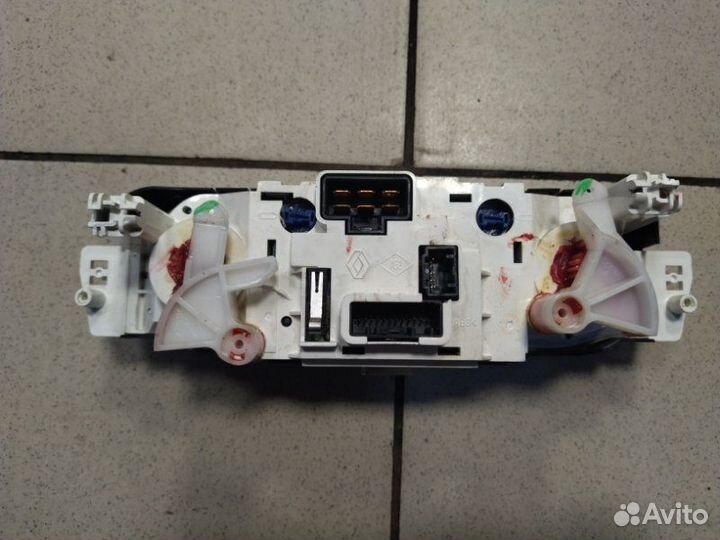 Блок управления печкой Renault Megane 3 H4M729