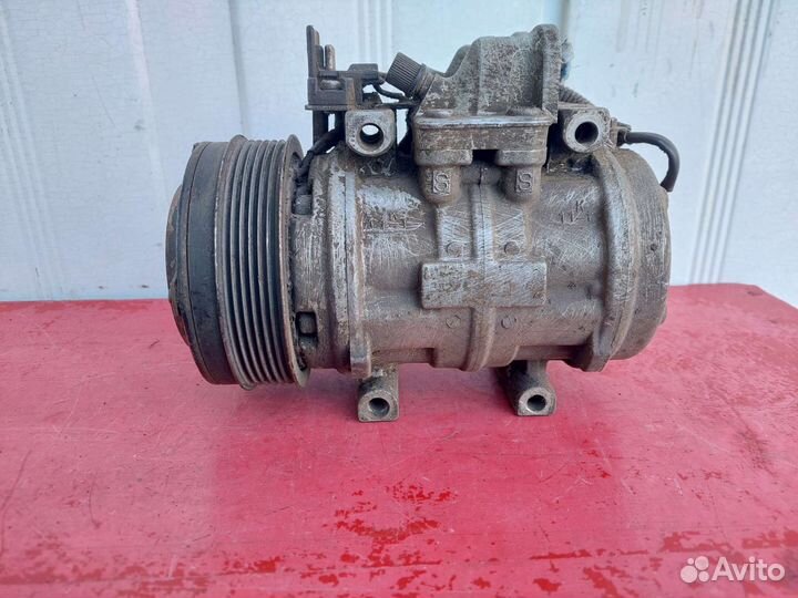 Компрессор кондиционера Mercedes-Benz W124