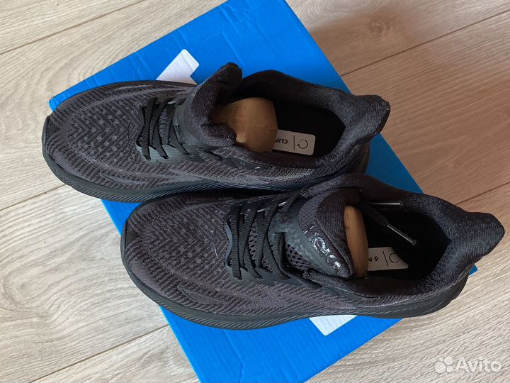 Кроссовки hoka 39,5 размер